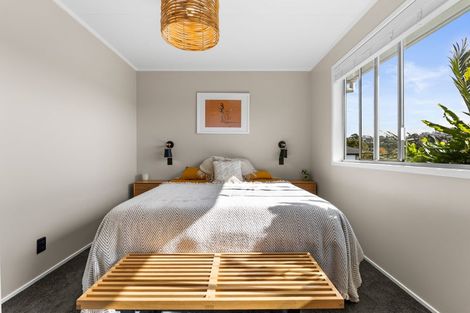 Photo of property in 1/26 Nor'east Drive, Northcross, Auckland, 0632