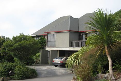 Photo of property in 20 Inverness Lane, Redcliffs, Christchurch, 8081