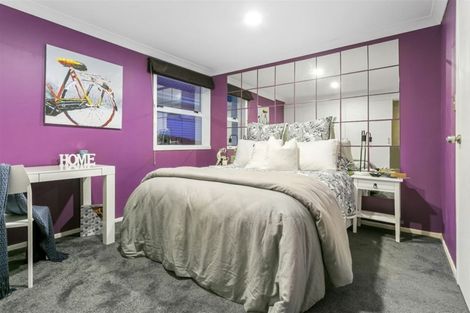 Photo of property in 28 Peter Terrace, Castor Bay, Auckland, 0620