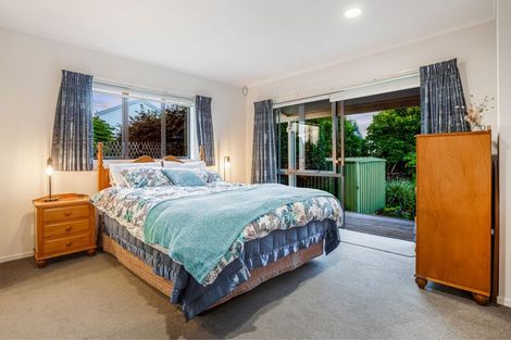 Photo of property in 27 Glucina Avenue, West Harbour, Auckland, 0618