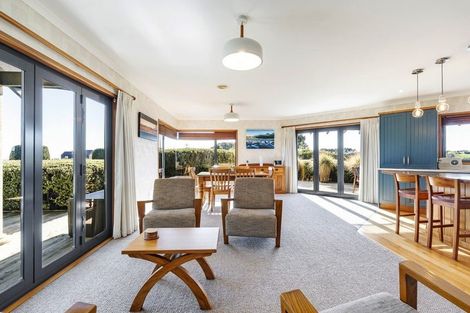 Photo of property in 74 Koru Road, Omata, New Plymouth, 4374