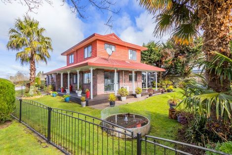 Photo of property in 128 Collins Road, Melville, Hamilton, 3206