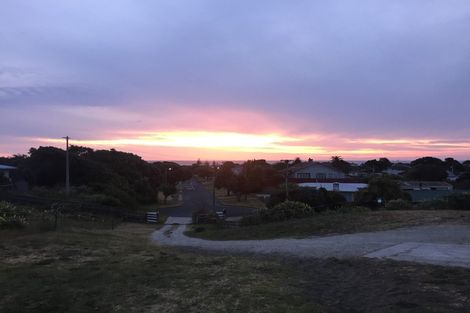 Photo of property in 37 Karewa Street, Castlecliff, Whanganui, 4501