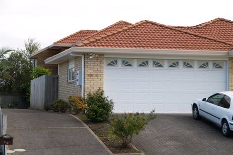 Photo of property in 2/9 Faldo Drive, Golflands, Auckland, 2013