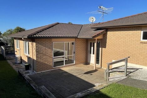 Photo of property in 35 Chesterfield Way, Orewa, 0931