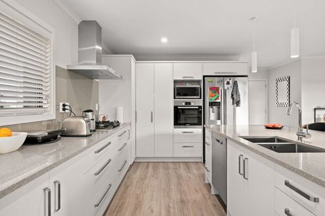 Photo of property in 2 Probert Crescent, Chartwell, Hamilton, 3210