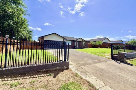 Photo of property in 547 Great South Road, Rosehill, Papakura, 2113