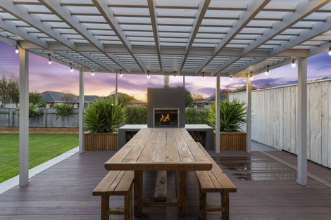 Photo of property in 5 Mahia Lane, Waikanae, 5036