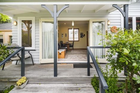 Photo of property in 16 Manapouri Crescent, Hokowhitu, Palmerston North, 4410