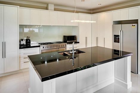 Photo of property in 2 Blundell Way, Heretaunga, Upper Hutt, 5018