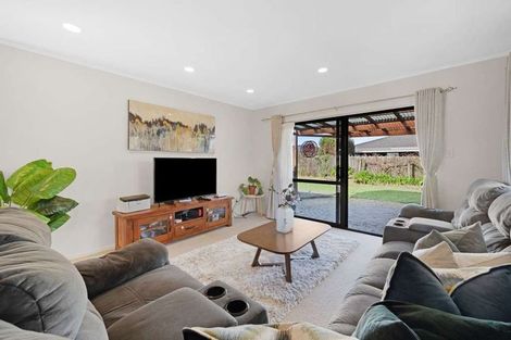 Photo of property in 15 Seneca Court, Golflands, Auckland, 2013