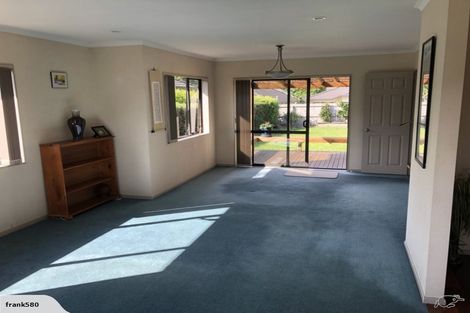 Photo of property in 15 Belcoo Crescent, East Tamaki, Auckland, 2013
