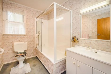 Photo of property in 120 Ruapehu Street, Paraparaumu, 5032