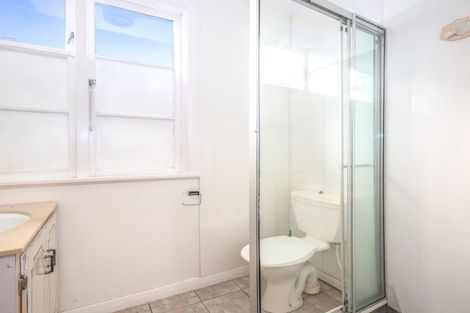 Photo of property in 48 Collins Avenue, Tawa, Wellington, 5028