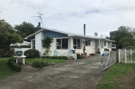 Photo of property in 5 Tait Place, Carterton, 5713