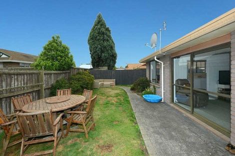 Photo of property in 2/5 Peebles Drive, Hei Hei, Christchurch, 8042