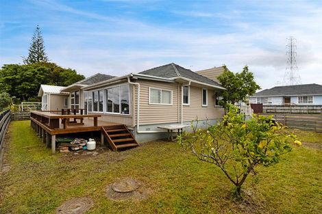 Photo of property in 21 Martin Place, Kelston, Auckland, 0602