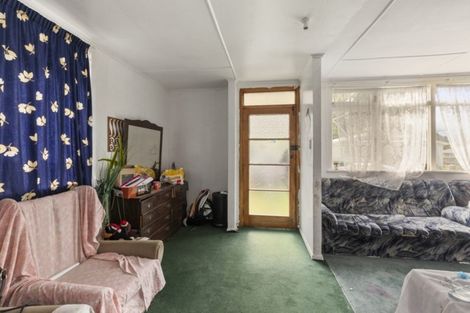 Photo of property in 35 Hanson Grove, Stokes Valley, Lower Hutt, 5019