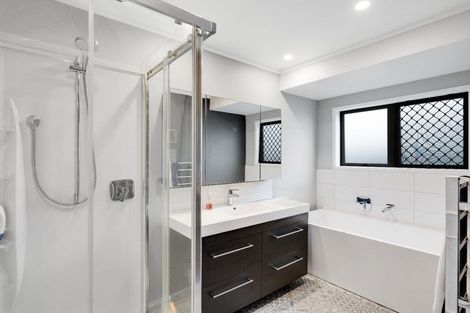 Photo of property in 7 Chica Place, Conifer Grove, Takanini, 2112