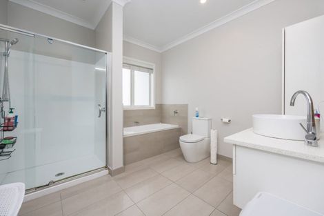 Photo of property in 76 Madison Terrace, Silverdale, 0932