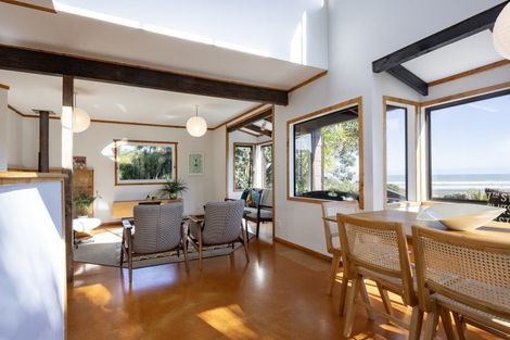 Photo of property in 101b Garden Road, Piha, New Lynn, 0772