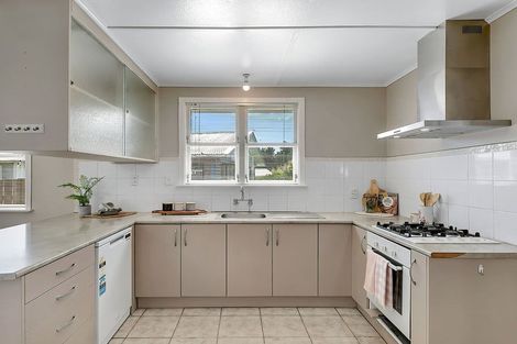 Photo of property in 94 Driver Crescent, Cannons Creek, Porirua, 5024