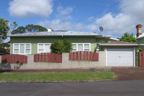 Photo of property in 4 Bloomfield Place, Epsom, Auckland, 1023