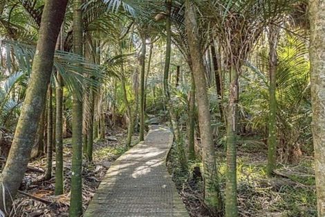 Photo of property in 18 Parkside Drive, Orewa, 0931