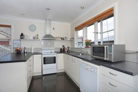 Photo of property in 8 Lambert Street, Marton, 4710