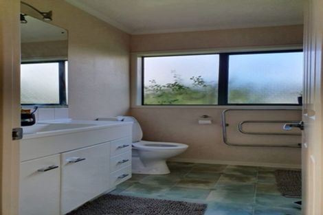 Photo of property in 78 Koraha Road, Kumeu, 0892