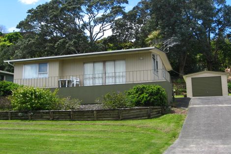 Photo of property in 12 Zita Avenue, Matakatia, Whangaparaoa, 0930