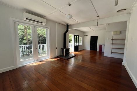 Photo of property in 10 Connaught Terrace, Brooklyn, Wellington, 6021