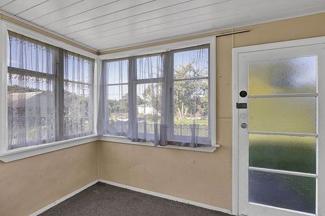 Photo of property in 35 Gladstone Street, Hawera, 4610