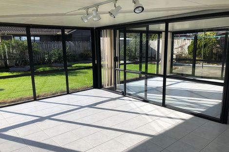 Photo of property in 57 Frank Nobilo Drive, Golflands, Auckland, 2013