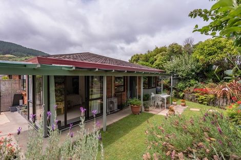 Photo of property in 17a Coates Street, Tawa, Wellington, 5028