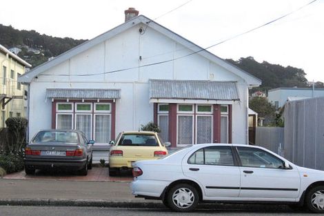 Photo of property in 2 Ross Street, Kilbirnie, Wellington, 6022