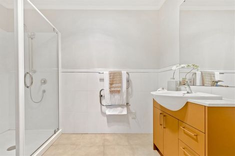 Photo of property in 42 Greenbough Lane, Greenhithe, Auckland, 0632