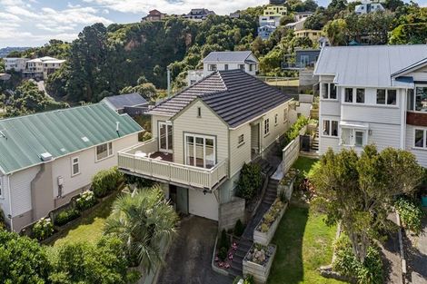 Photo of property in 201 Townsend Road, Miramar, Wellington, 6022