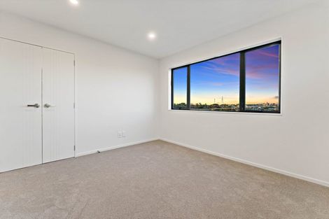 Photo of property in 3/16 Binsted Road, New Lynn, Auckland, 0600