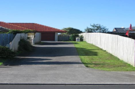 Photo of property in 28 Robin Brooke Drive, Flat Bush, Auckland, 2019