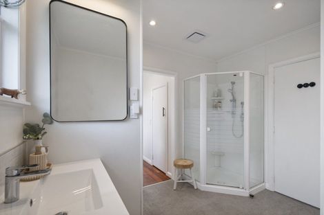 Photo of property in 42 Park Road, West End, Palmerston North, 4412