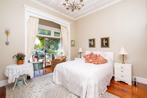 Photo of property in 11 Lincoln Road, Bluff Hill, Napier, 4110