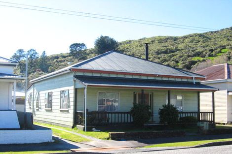 Photo of property in 33 Murray Street, Greymouth, 7805