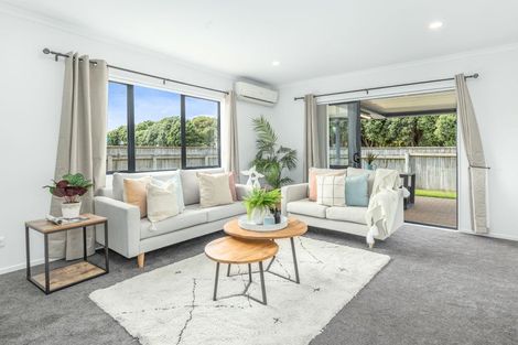 Photo of property in 18 Guildford Drive, Paraparaumu, 5032