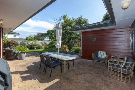 Photo of property in 5 Kotuku Drive, Paraparaumu Beach, Paraparaumu, 5032