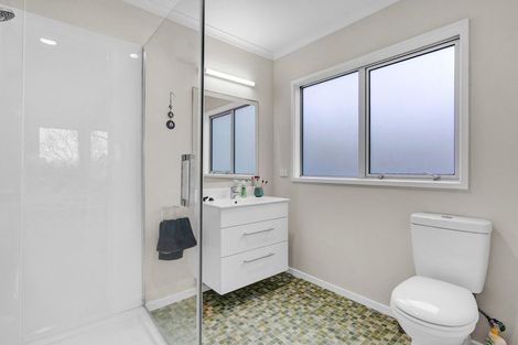 Photo of property in 74 Wairau Road, Oakura, 4314