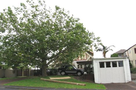 Photo of property in 65 Sylvan Avenue, Northcote, Auckland, 0627