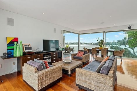 Photo of property in 25 Norwood Road, Bayswater, Auckland, 0622