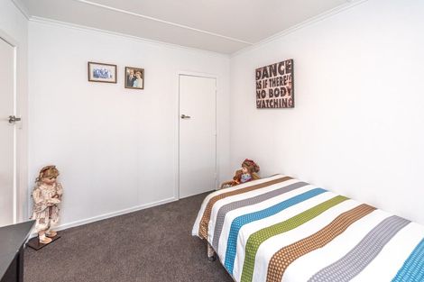 Photo of property in 18 Suther Street, Waverley, 4510