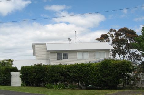 Photo of property in 6b Tindalls Bay Road, Tindalls Beach, Whangaparaoa, 0930
